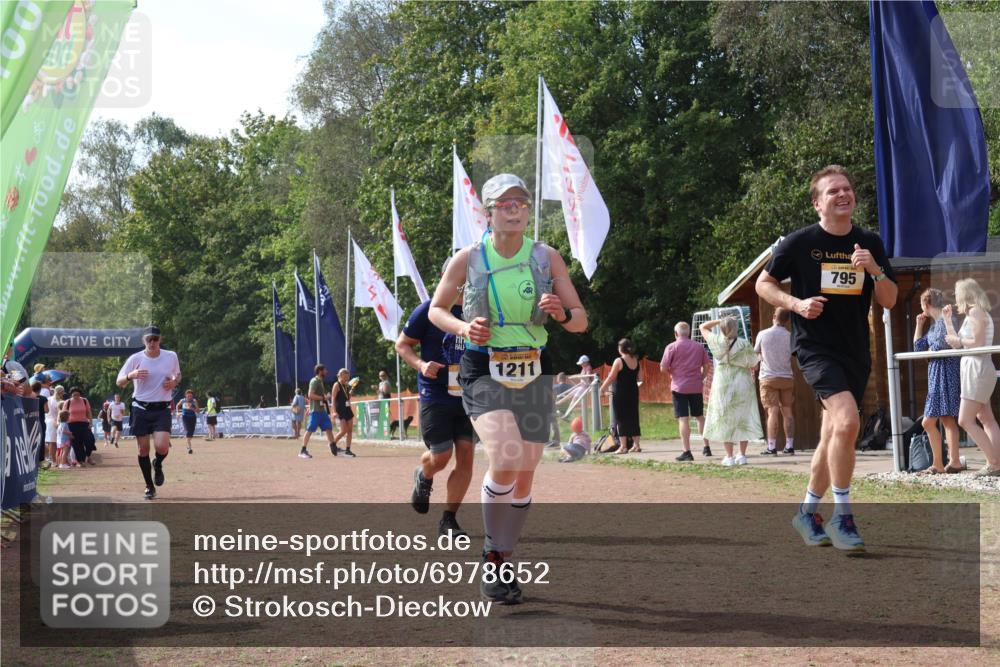08.09.2024 - Airport Race Strokosch-Dieckow http://msf.ph/oto/6978652 08.09.2024 12:39:42 Ziel 447, 746, 795, 861, 1211 meine-sportfotos.de