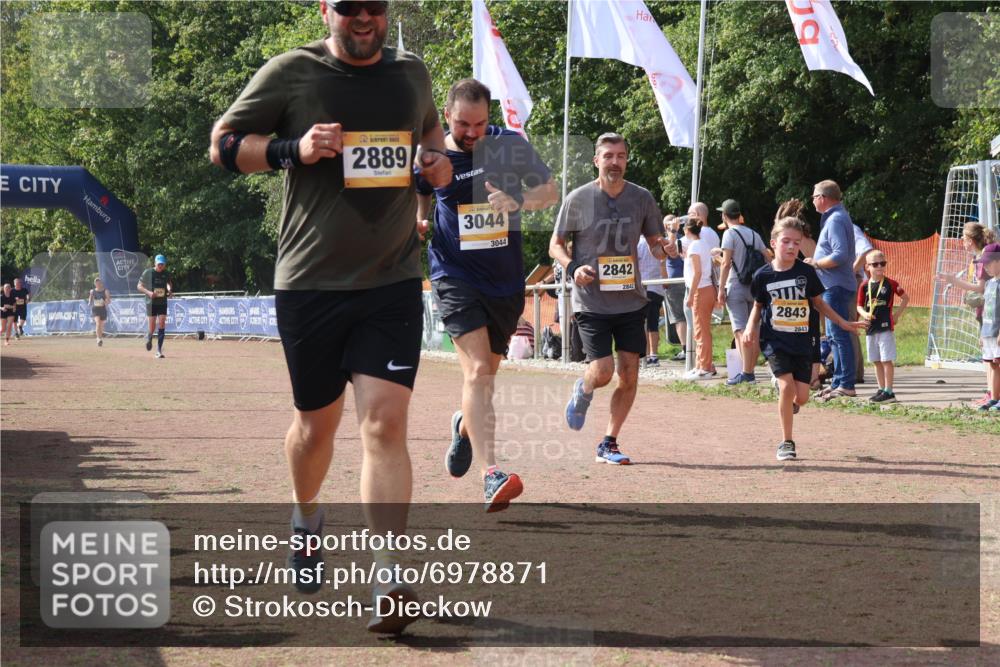 08.09.2024 - Airport Race Strokosch-Dieckow http://msf.ph/oto/6978871 08.09.2024 12:11:59 Ziel 2842, 2843, 2889, 3044 meine-sportfotos.de