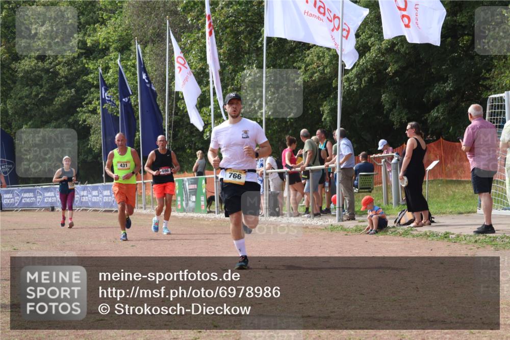 08.09.2024 - Airport Race Strokosch-Dieckow http://msf.ph/oto/6978986 08.09.2024 12:40:15 Ziel 332, 431, 487, 696, 766, 1330, 1373 meine-sportfotos.de