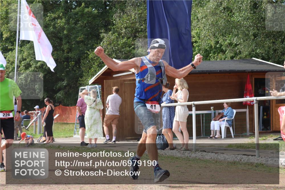 08.09.2024 - Airport Race Strokosch-Dieckow http://msf.ph/oto/6979190 08.09.2024 12:40:31 Ziel 41, 228, 533 meine-sportfotos.de