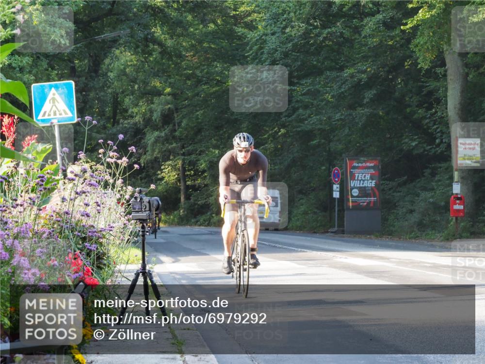 08.09.2024 - Stadtparktriathlon Zöllner http://msf.ph/oto/6979292 08.09.2024 08:50:27 Radfahren 1, 19, 22, 32, 86 meine-sportfotos.de