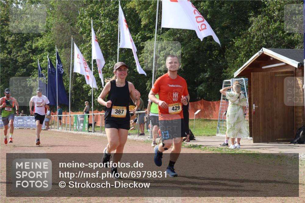 08.09.2024 - Airport Race Strokosch-Dieckow http://msf.ph/oto/6979831 08.09.2024 12:41:53 Ziel 130, 131, 367, 429 meine-sportfotos.de