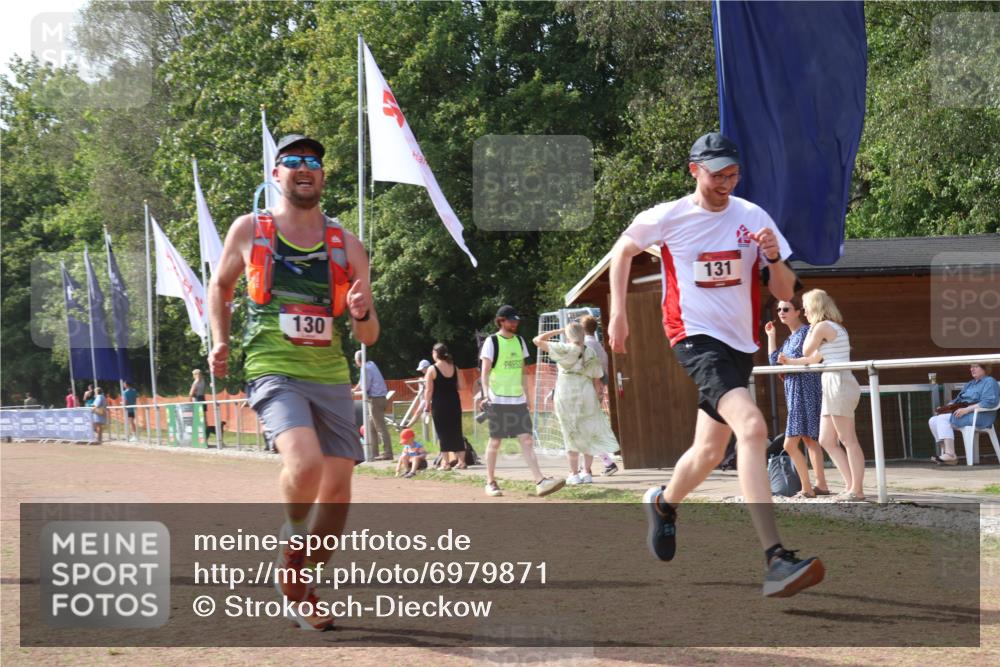 08.09.2024 - Airport Race Strokosch-Dieckow http://msf.ph/oto/6979871 08.09.2024 12:41:56 Ziel 130, 131, 367, 429 meine-sportfotos.de