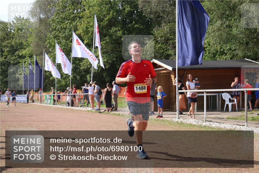 08.09.2024 - Airport Race Strokosch-Dieckow http://msf.ph/oto/6980100 08.09.2024 12:14:21 Ziel 137, 397, 615, 809, 1116, 1488, 2521, 2535, 2605, 3037 meine-sportfotos.de