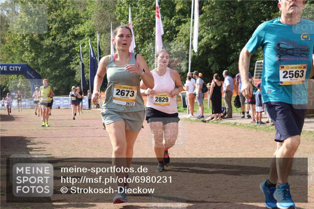 08.09.2024 - Airport Race Strokosch-Dieckow http://msf.ph/oto/6980231 08.09.2024 12:14:39 Ziel 396, 926, 2563, 2673, 2689, 2764, 2777, 2829, 3077 meine-sportfotos.de