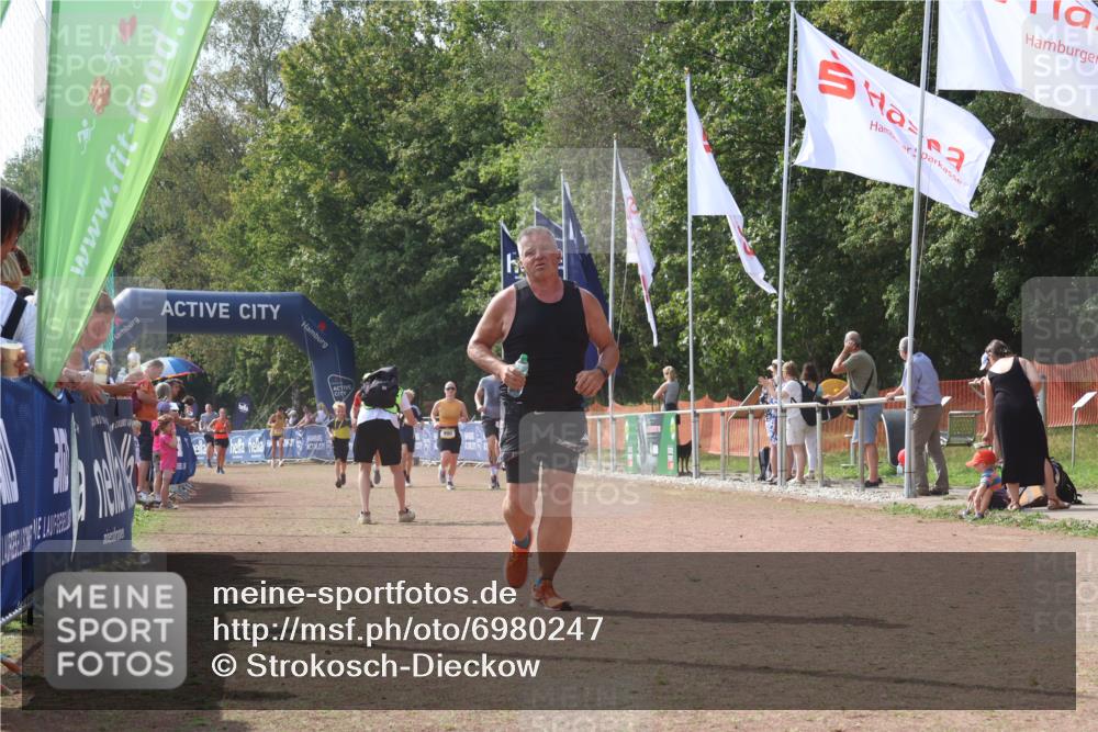 08.09.2024 - Airport Race Strokosch-Dieckow http://msf.ph/oto/6980247 08.09.2024 12:42:48 Ziel 3047, 3048 meine-sportfotos.de