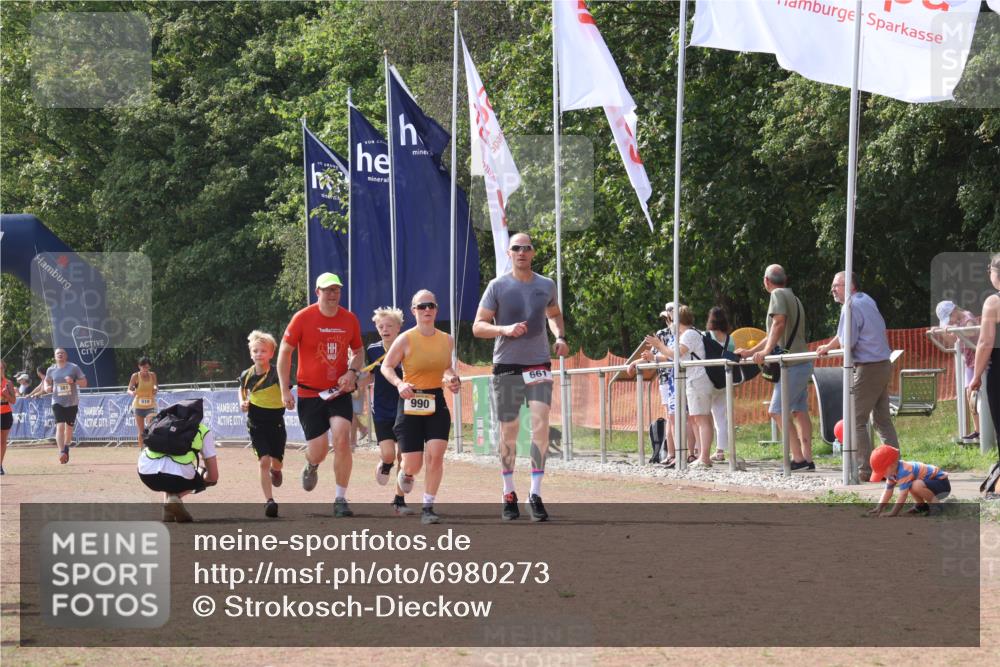 08.09.2024 - Airport Race Strokosch-Dieckow http://msf.ph/oto/6980273 08.09.2024 12:42:53 Ziel 43, 661, 990 meine-sportfotos.de