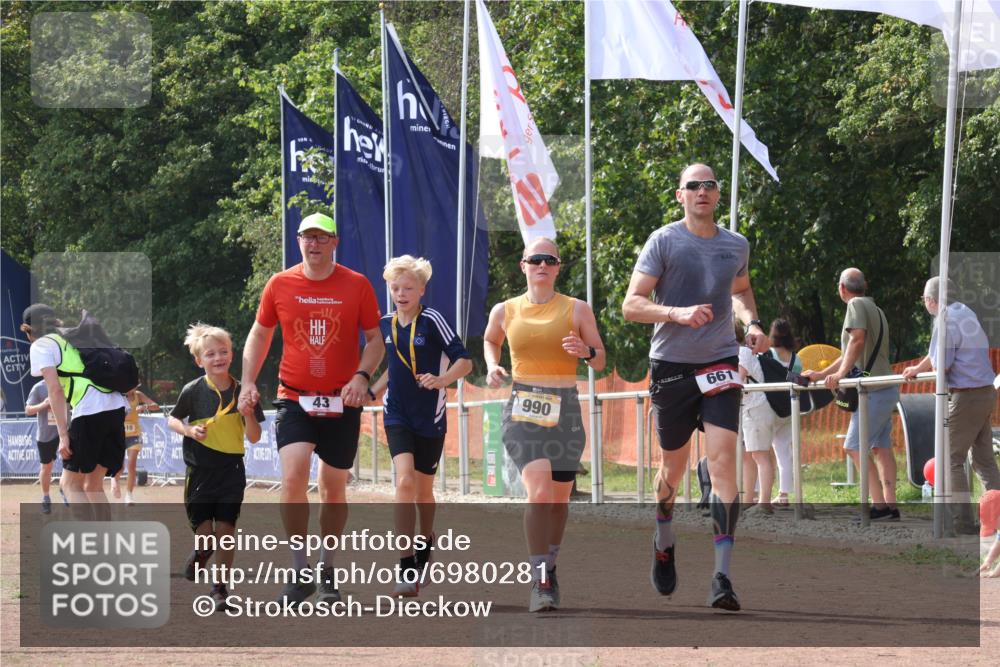 08.09.2024 - Airport Race Strokosch-Dieckow http://msf.ph/oto/6980281 08.09.2024 12:42:55 Ziel 43, 661, 990, 1023 meine-sportfotos.de
