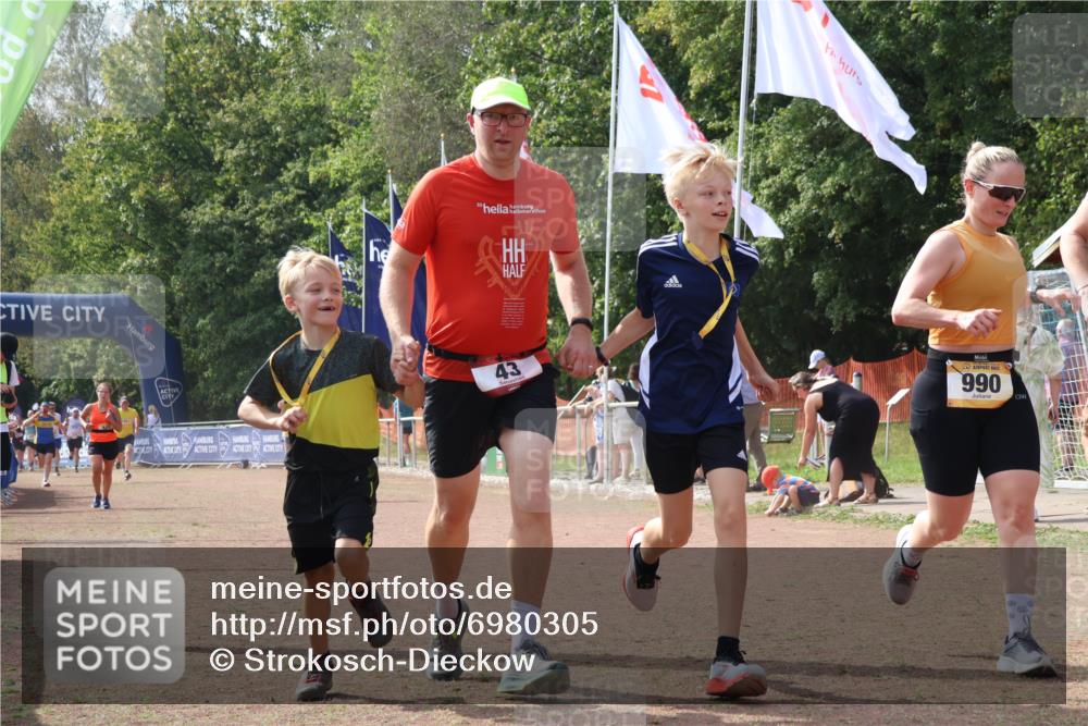 08.09.2024 - Airport Race Strokosch-Dieckow http://msf.ph/oto/6980305 08.09.2024 12:42:58 Ziel 43, 307, 381, 661, 990, 1023 meine-sportfotos.de