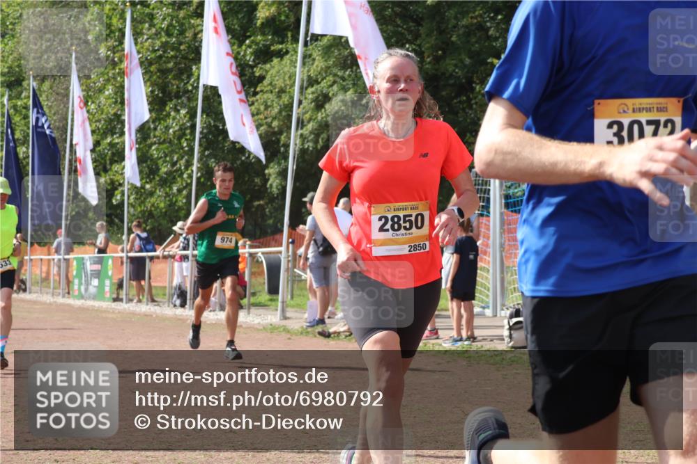 08.09.2024 - Airport Race Strokosch-Dieckow http://msf.ph/oto/6980792 08.09.2024 12:15:44 Ziel 18, 239, 974, 2533, 2850, 3072, 3150 meine-sportfotos.de