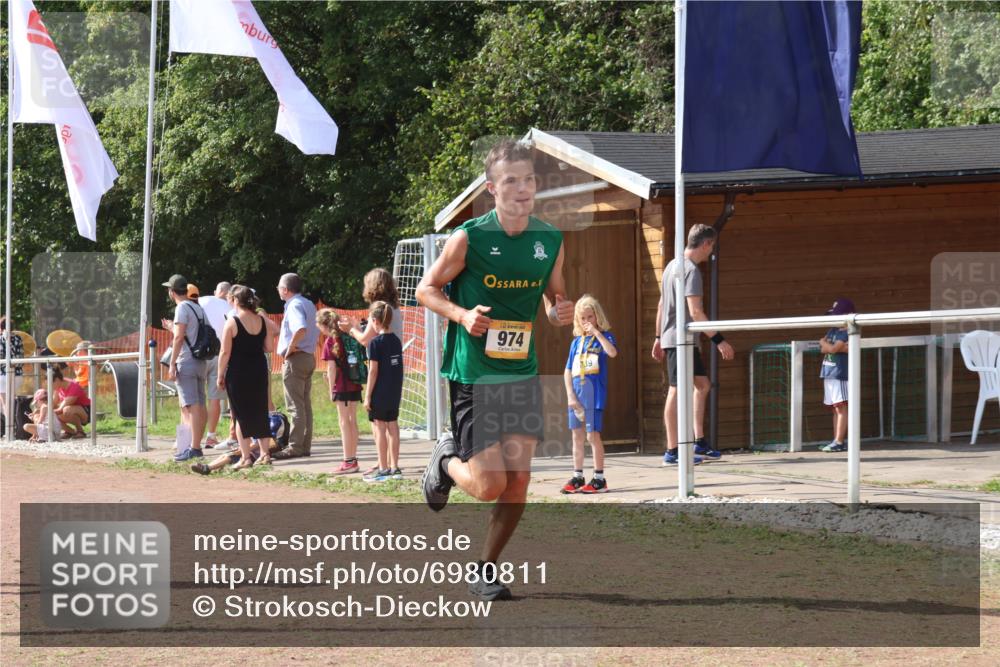 08.09.2024 - Airport Race Strokosch-Dieckow http://msf.ph/oto/6980811 08.09.2024 12:15:46 Ziel 18, 239, 974, 2533, 2578, 2850, 2861, 3150 meine-sportfotos.de