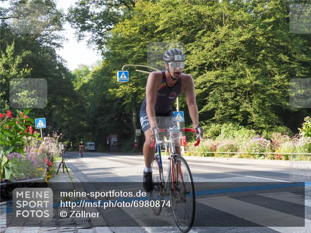 08.09.2024 - Stadtparktriathlon Zöllner http://msf.ph/oto/6980874 08.09.2024 09:06:15 Radfahren 3, 11, 82 meine-sportfotos.de