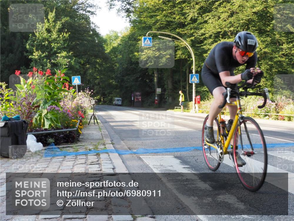 08.09.2024 - Stadtparktriathlon Zöllner http://msf.ph/oto/6980911 08.09.2024 09:06:59 Radfahren 111 meine-sportfotos.de