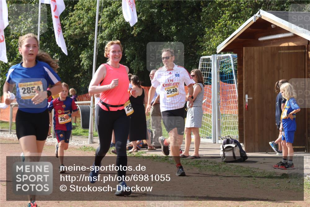 08.09.2024 - Airport Race Strokosch-Dieckow http://msf.ph/oto/6981055 08.09.2024 12:16:03 Ziel 225, 276, 1020, 2540, 2541, 2543, 2586, 2604, 2645, 2799, 2802, 2804, 2827, 2854, 3057 meine-sportfotos.de