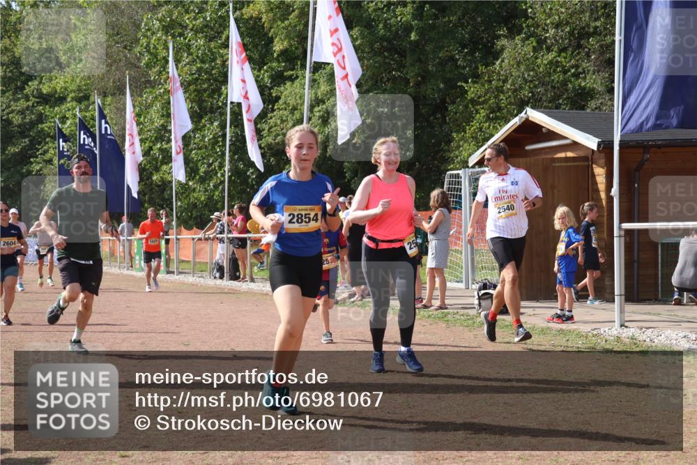 08.09.2024 - Airport Race Strokosch-Dieckow http://msf.ph/oto/6981067 08.09.2024 12:16:03 Ziel 225, 276, 1020, 2540, 2541, 2543, 2586, 2604, 2645, 2799, 2802, 2804, 2827, 2854, 3057 meine-sportfotos.de