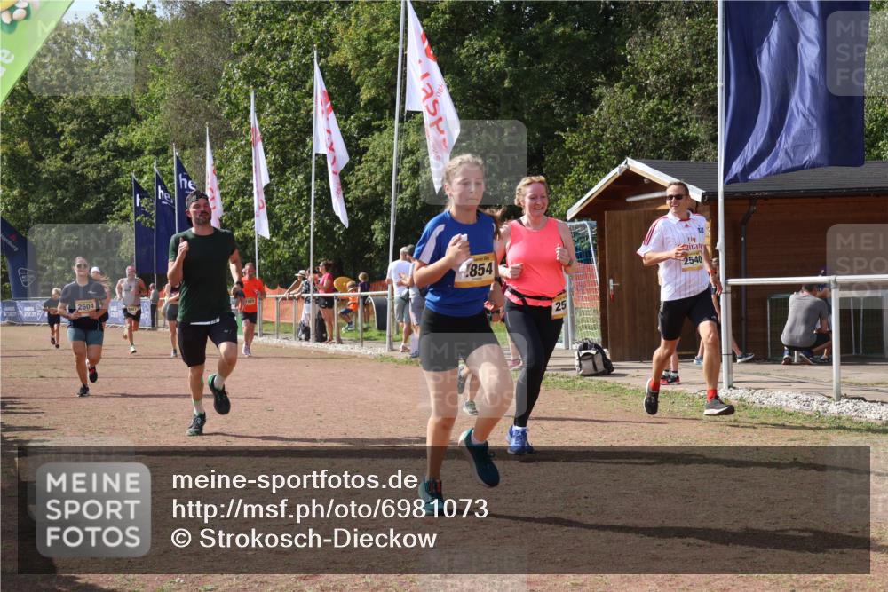 08.09.2024 - Airport Race Strokosch-Dieckow http://msf.ph/oto/6981073 08.09.2024 12:16:04 Ziel 225, 276, 1020, 2540, 2541, 2543, 2586, 2604, 2799, 2802, 2804, 2827, 2854, 3057 meine-sportfotos.de