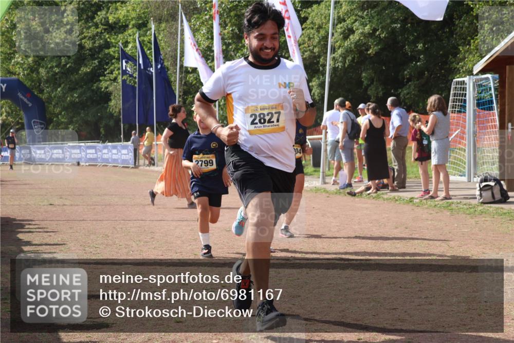 08.09.2024 - Airport Race Strokosch-Dieckow http://msf.ph/oto/6981167 08.09.2024 12:16:10 Ziel 1020, 2586, 2799, 2802, 2804, 2827, 3057 meine-sportfotos.de