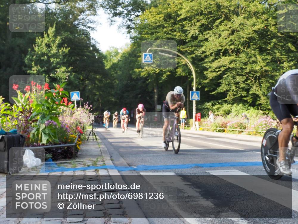 08.09.2024 - Stadtparktriathlon Zöllner http://msf.ph/oto/6981236 08.09.2024 09:09:35 Radfahren 15, 21, 25, 26, 35, 40, 44, 54, 56, 63, 72, 76, 123, 127 meine-sportfotos.de
