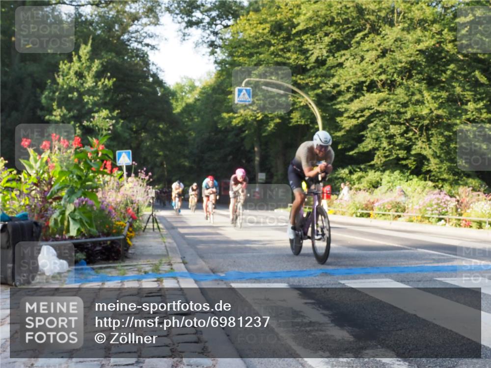 08.09.2024 - Stadtparktriathlon Zöllner http://msf.ph/oto/6981237 08.09.2024 09:09:35 Radfahren 15, 21, 25, 26, 35, 40, 44, 54, 56, 63, 72, 76, 123, 127 meine-sportfotos.de