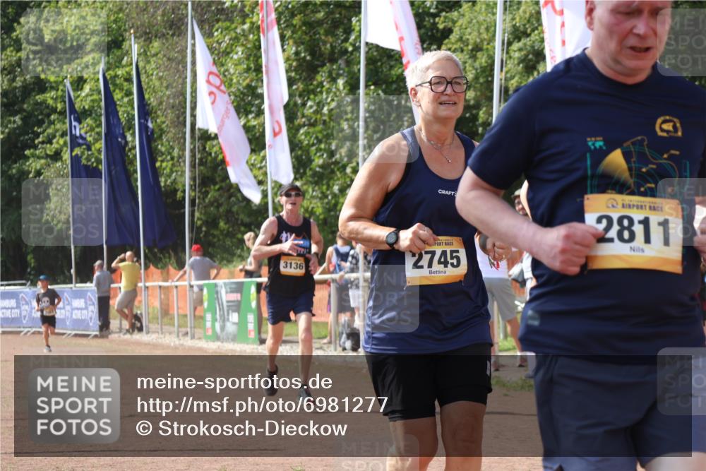 08.09.2024 - Airport Race Strokosch-Dieckow http://msf.ph/oto/6981277 08.09.2024 12:16:29 Ziel 222, 472, 667, 2745, 2746, 2767, 2811, 2881, 3136 meine-sportfotos.de