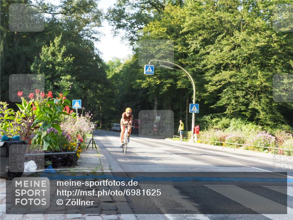 08.09.2024 - Stadtparktriathlon Zöllner http://msf.ph/oto/6981625 08.09.2024 09:11:54 Radfahren 11, 18, 45, 124, 138, 140, 144 meine-sportfotos.de