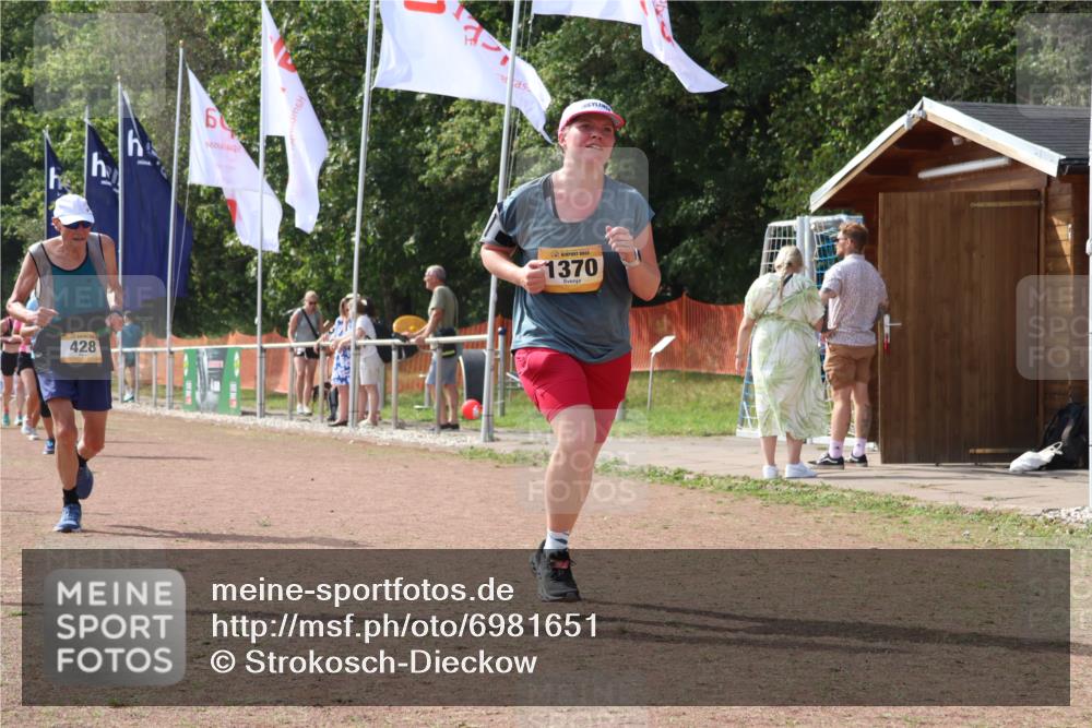 08.09.2024 - Airport Race Strokosch-Dieckow http://msf.ph/oto/6981651 08.09.2024 12:44:57 Ziel 389, 428, 465, 639, 1015, 1092, 1370 meine-sportfotos.de