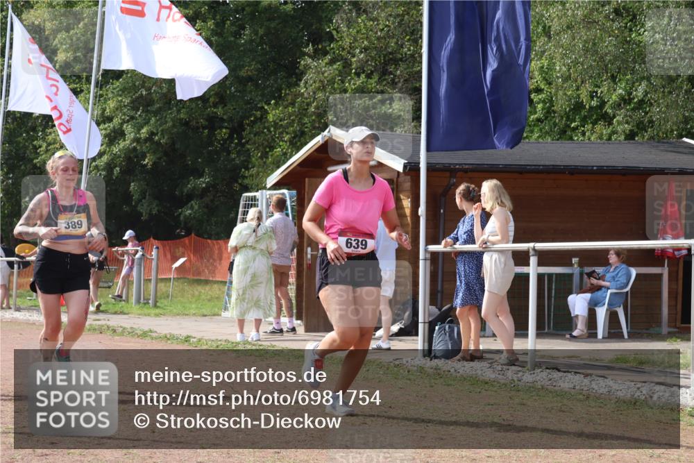 08.09.2024 - Airport Race Strokosch-Dieckow http://msf.ph/oto/6981754 08.09.2024 12:45:05 Ziel 389, 465, 639, 1015, 1055, 1092, 1238 meine-sportfotos.de