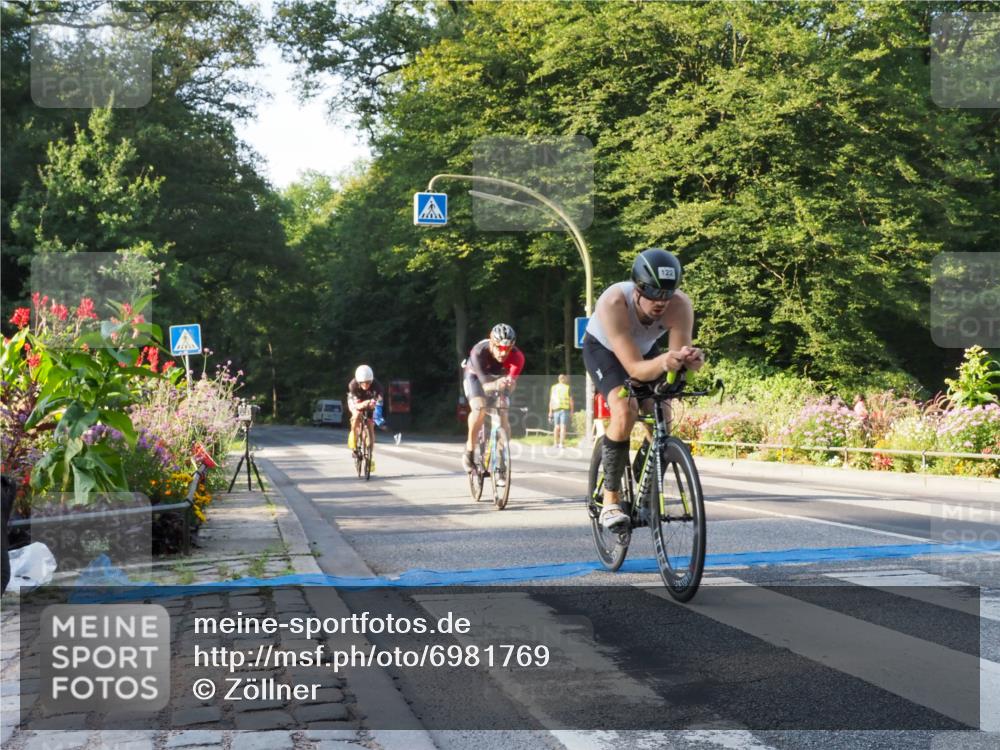 08.09.2024 - Stadtparktriathlon Zöllner http://msf.ph/oto/6981769 08.09.2024 09:13:34 Radfahren 1, 5, 49, 59, 92, 106, 122, 165 meine-sportfotos.de