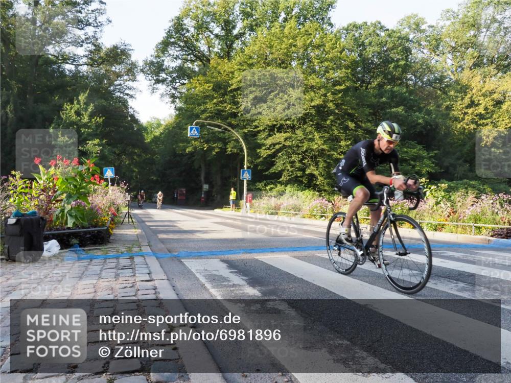 08.09.2024 - Stadtparktriathlon Zöllner http://msf.ph/oto/6981896 08.09.2024 09:14:28 Radfahren 6, 14, 22, 48, 50, 51, 110, 158, 166 meine-sportfotos.de