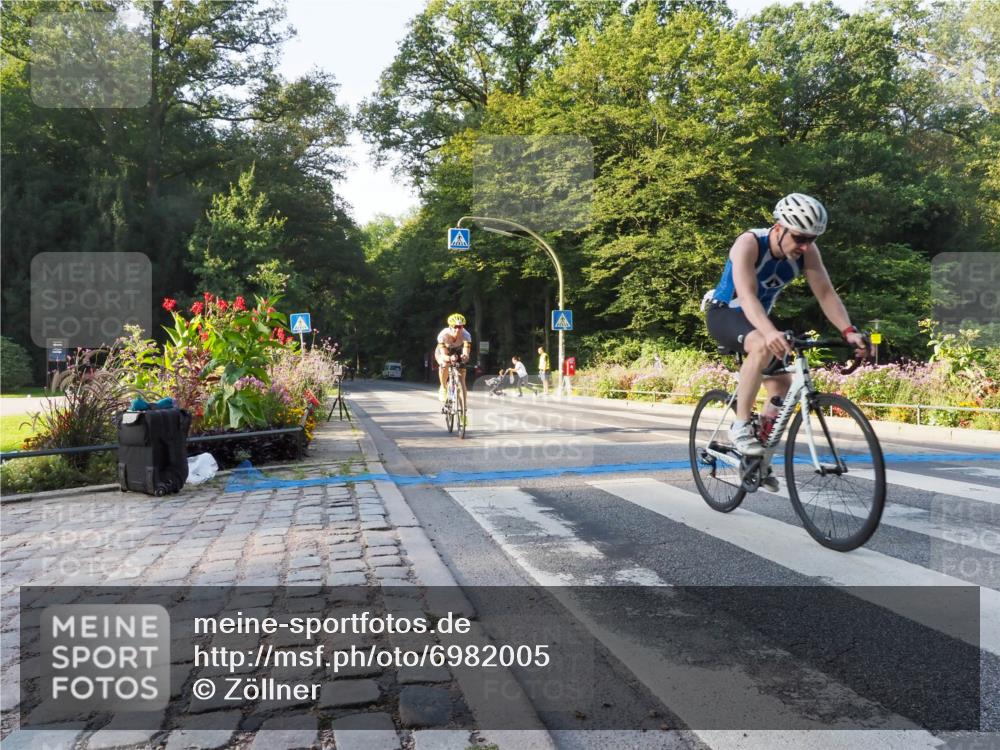 08.09.2024 - Stadtparktriathlon Zöllner http://msf.ph/oto/6982005 08.09.2024 09:15:11 Radfahren 15, 21, 35, 40, 44, 54, 63, 76, 103, 160 meine-sportfotos.de