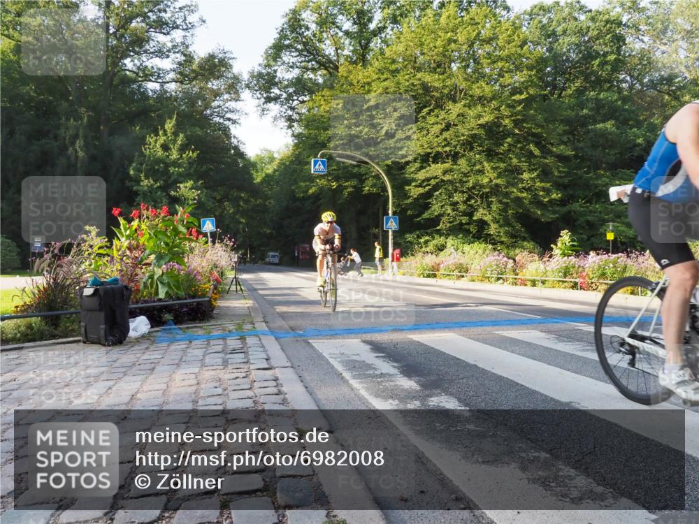 08.09.2024 - Stadtparktriathlon Zöllner http://msf.ph/oto/6982008 08.09.2024 09:15:11 Radfahren 15, 21, 35, 40, 44, 54, 63, 76, 103, 160 meine-sportfotos.de