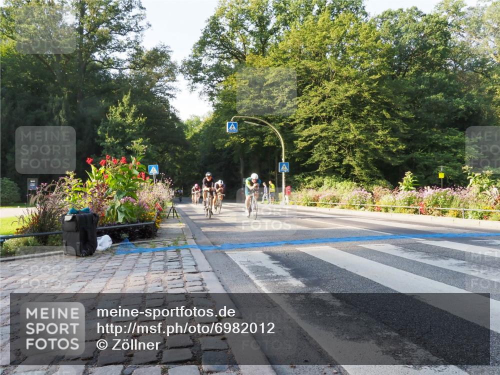 08.09.2024 - Stadtparktriathlon Zöllner http://msf.ph/oto/6982012 08.09.2024 09:15:17 Radfahren 15, 21, 35, 40, 44, 54, 63, 75, 76 meine-sportfotos.de