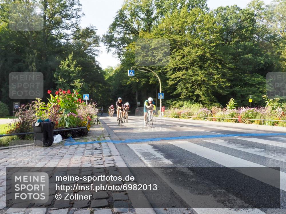 08.09.2024 - Stadtparktriathlon Zöllner http://msf.ph/oto/6982013 08.09.2024 09:15:17 Radfahren 15, 21, 35, 40, 44, 54, 63, 75, 76 meine-sportfotos.de
