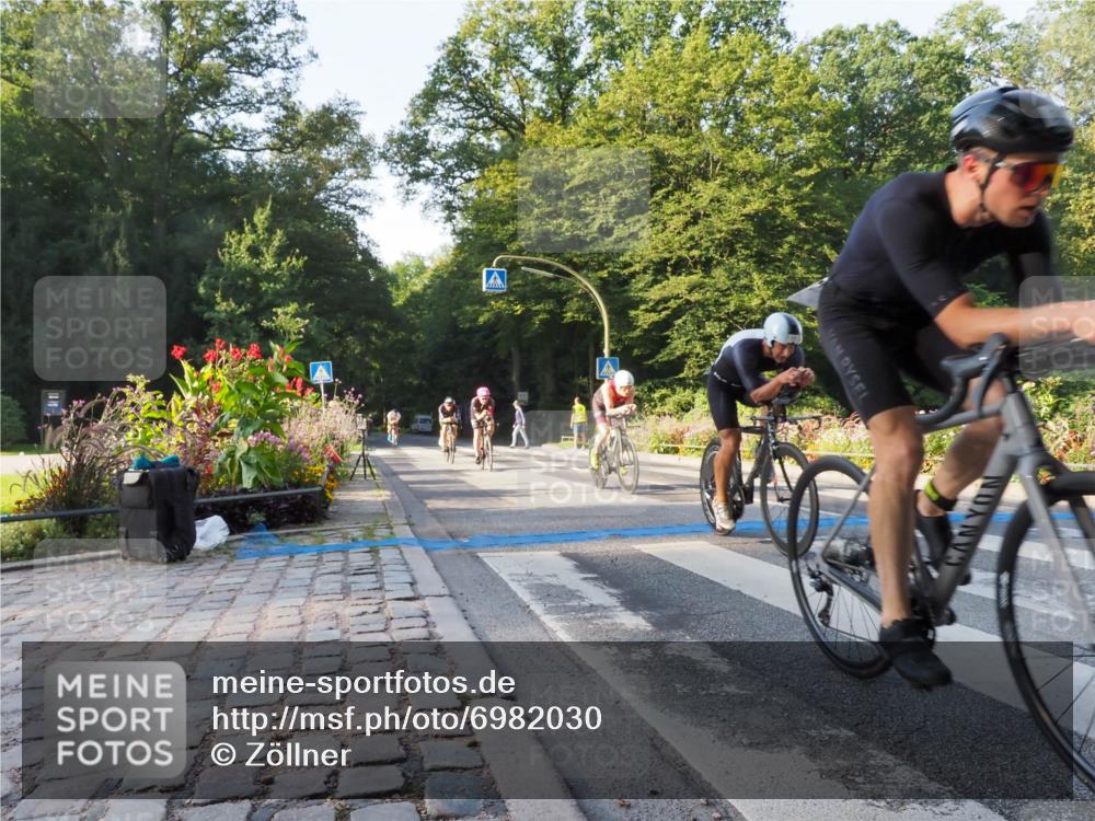 08.09.2024 - Stadtparktriathlon Zöllner http://msf.ph/oto/6982030 08.09.2024 09:15:18 Radfahren 15, 21, 35, 40, 44, 54, 63, 75, 76, 127 meine-sportfotos.de
