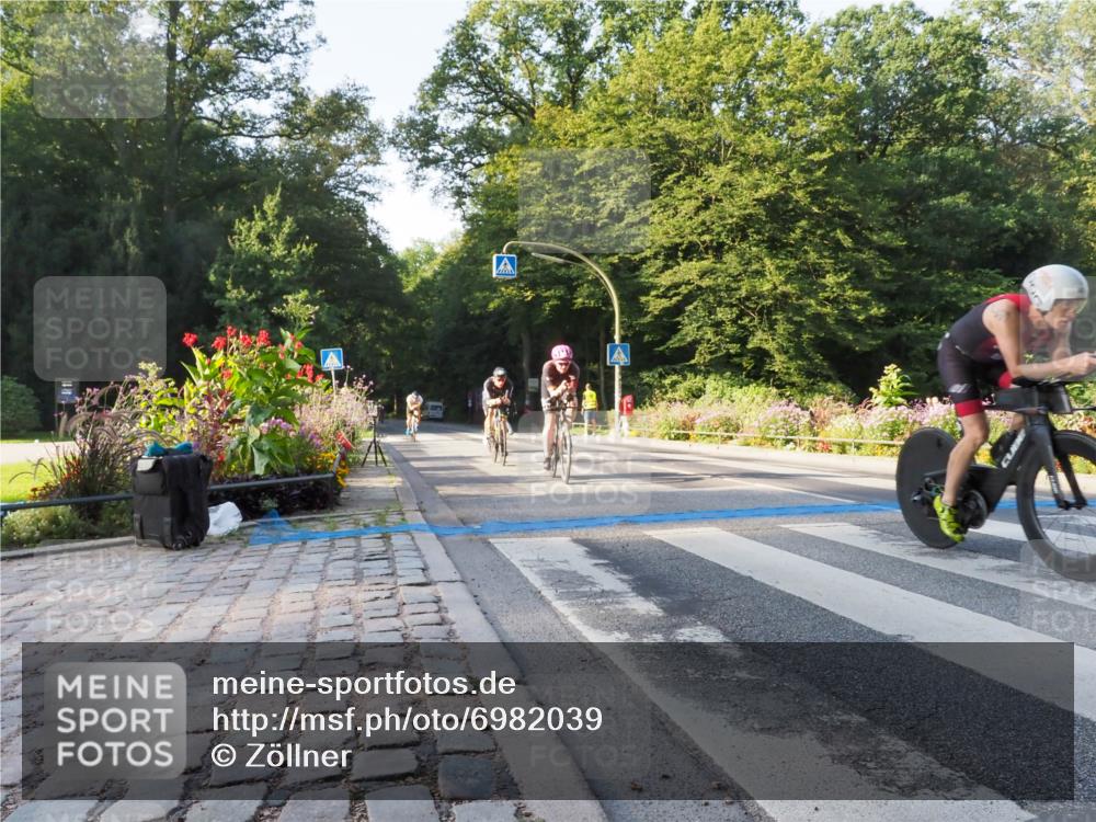 08.09.2024 - Stadtparktriathlon Zöllner http://msf.ph/oto/6982039 08.09.2024 09:15:19 Radfahren 15, 21, 32, 35, 40, 44, 54, 63, 75, 76, 127 meine-sportfotos.de