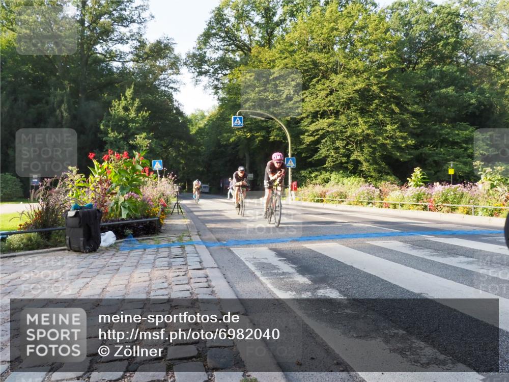 08.09.2024 - Stadtparktriathlon Zöllner http://msf.ph/oto/6982040 08.09.2024 09:15:19 Radfahren 15, 21, 32, 35, 40, 44, 54, 63, 75, 76, 127 meine-sportfotos.de