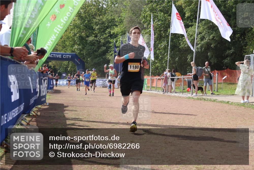 08.09.2024 - Airport Race Strokosch-Dieckow http://msf.ph/oto/6982266 08.09.2024 12:45:53 Ziel 6, 93, 346, 414, 566, 664, 770, 1180, 1387, 3080 meine-sportfotos.de