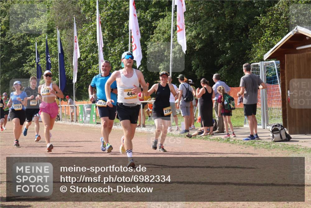 08.09.2024 - Airport Race Strokosch-Dieckow http://msf.ph/oto/6982334 08.09.2024 12:18:23 Ziel 38, 444, 492, 543, 2554, 2635, 2754, 2796, 3018, 3128 meine-sportfotos.de