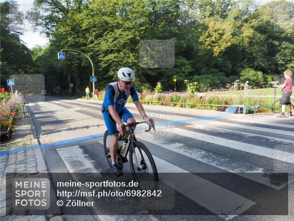 08.09.2024 - Stadtparktriathlon Zöllner http://msf.ph/oto/6982842 08.09.2024 09:25:22 Radfahren 101 meine-sportfotos.de