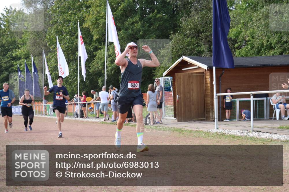08.09.2024 - Airport Race Strokosch-Dieckow http://msf.ph/oto/6983013 08.09.2024 12:19:50 Ziel 117, 620, 2655, 2674, 2686 meine-sportfotos.de