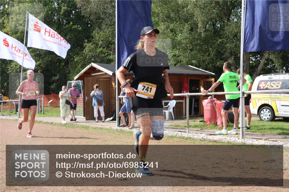 08.09.2024 - Airport Race Strokosch-Dieckow http://msf.ph/oto/6983241 08.09.2024 12:47:11 Ziel 323, 741, 1213 meine-sportfotos.de