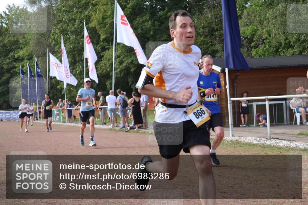 08.09.2024 - Airport Race Strokosch-Dieckow http://msf.ph/oto/6983286 08.09.2024 12:20:22 Ziel 77, 455, 866, 1173, 2841, 3004, 3147 meine-sportfotos.de