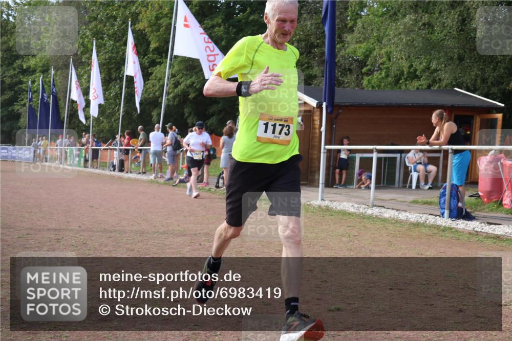 08.09.2024 - Airport Race Strokosch-Dieckow http://msf.ph/oto/6983419 08.09.2024 12:20:32 Ziel 1173, 2607, 3004 meine-sportfotos.de
