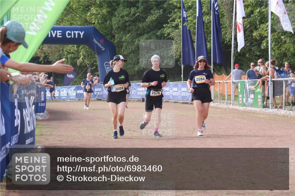 08.09.2024 - Airport Race Strokosch-Dieckow http://msf.ph/oto/6983460 08.09.2024 12:20:38 Ziel 2576, 2594, 2607 meine-sportfotos.de