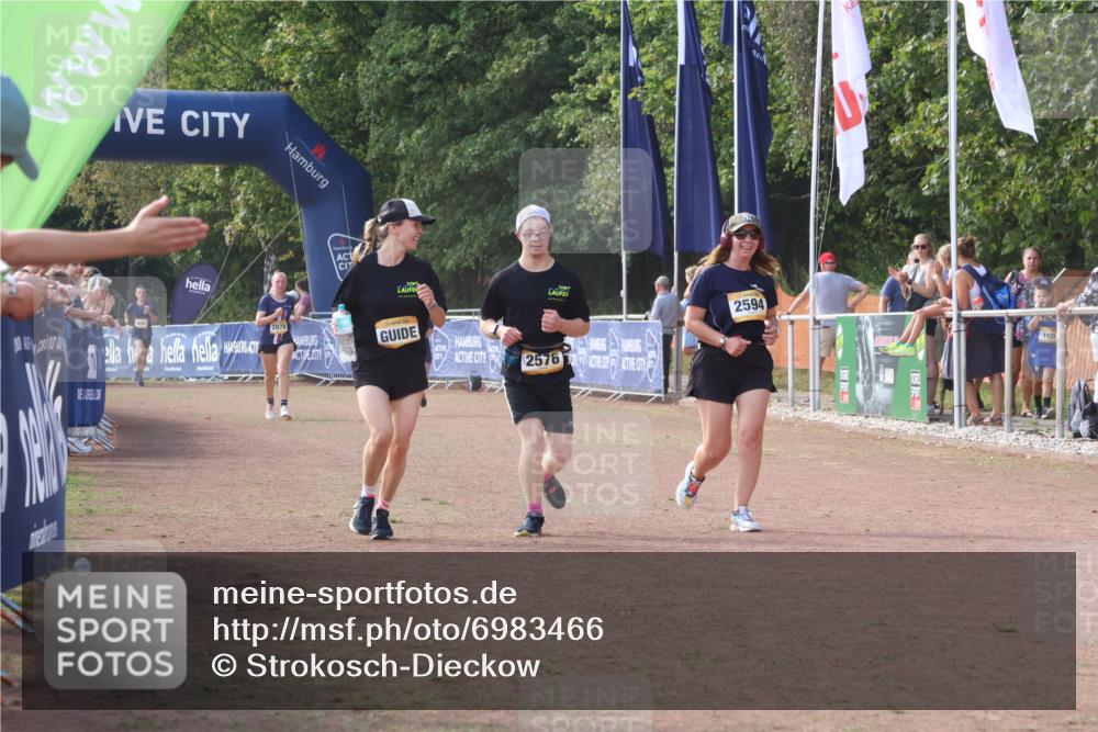 08.09.2024 - Airport Race Strokosch-Dieckow http://msf.ph/oto/6983466 08.09.2024 12:20:38 Ziel 2576, 2594, 2607 meine-sportfotos.de