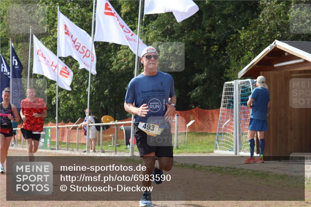 08.09.2024 - Airport Race Strokosch-Dieckow http://msf.ph/oto/6983590 08.09.2024 12:48:01 Ziel 57, 97, 493, 757 meine-sportfotos.de