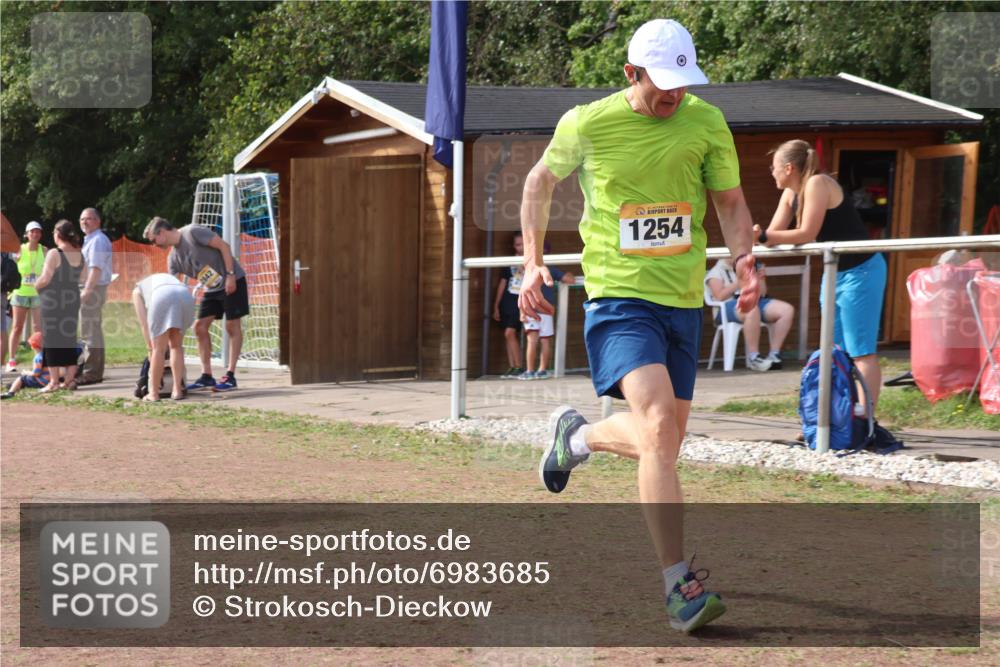 08.09.2024 - Airport Race Strokosch-Dieckow http://msf.ph/oto/6983685 08.09.2024 12:21:06 Ziel 1254, 1420 meine-sportfotos.de