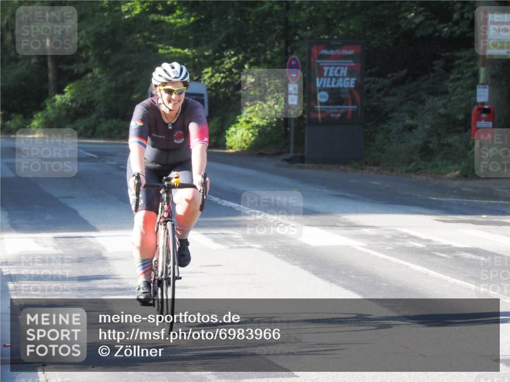 08.09.2024 - Stadtparktriathlon Zöllner http://msf.ph/oto/6983966 08.09.2024 09:41:44 Radfahren 95 meine-sportfotos.de
