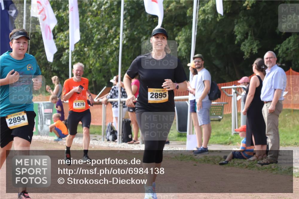 08.09.2024 - Airport Race Strokosch-Dieckow http://msf.ph/oto/6984138 08.09.2024 12:22:31 Ziel 165, 238, 311, 315, 411, 1057, 1124, 1451, 1479, 2894, 2895, 3008 meine-sportfotos.de