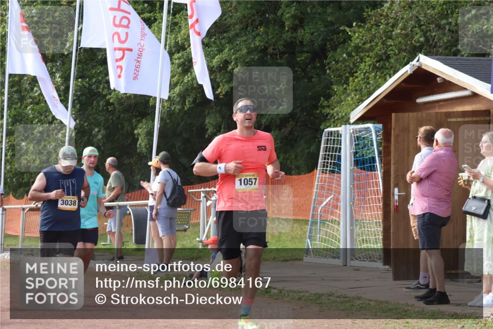 08.09.2024 - Airport Race Strokosch-Dieckow http://msf.ph/oto/6984167 08.09.2024 12:22:35 Ziel 165, 232, 238, 311, 315, 411, 1057, 1124, 1142, 1247, 1451, 1479, 2761, 2894, 2895, 3008, 3038 meine-sportfotos.de